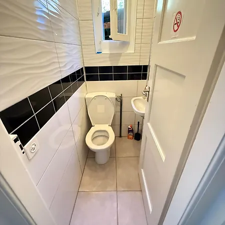 For Rent In Apartment *
